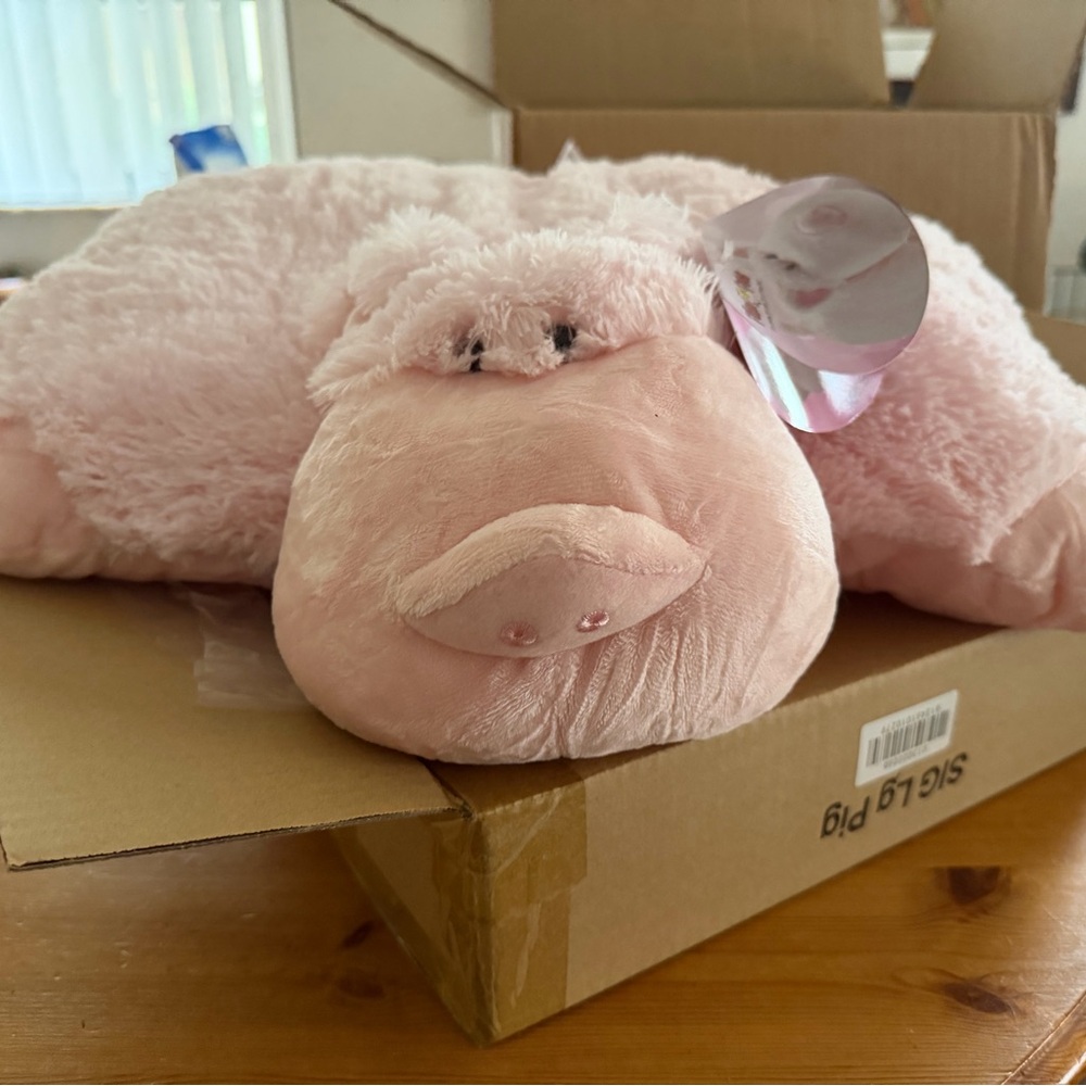 Pillow Pets Pink Wiggly Pig Plush Pillow Pet - Picture 2 of 4